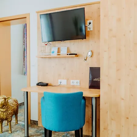 Garni-hotel Goldenes Lamm Отель Dudenhofen