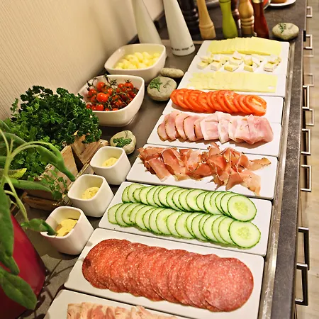 Отель Garni-hotel Goldenes Lamm Dudenhofen