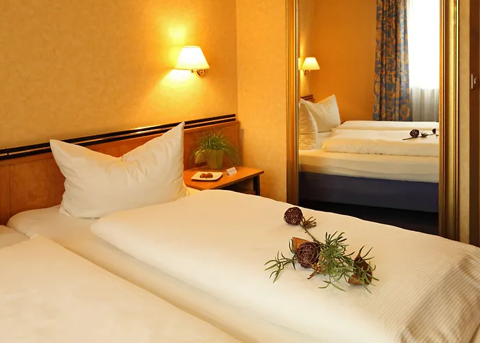 מלון Garni-hotel Goldenes Lamm Dudenhofen