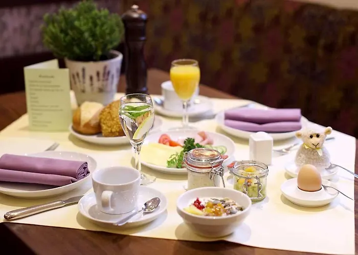 Garni-hotel Goldenes Lamm מלון Dudenhofen