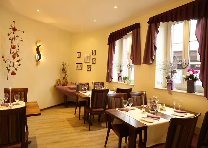 מלון Garni-hotel Goldenes Lamm 3*