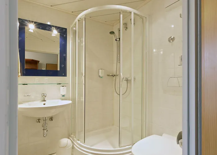 Garni-hotel Goldenes Lamm מלון Dudenhofen