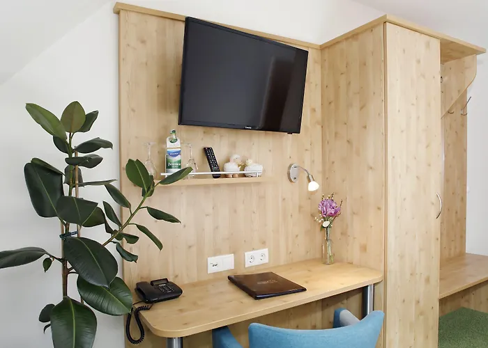 מלון Garni-hotel Goldenes Lamm Dudenhofen