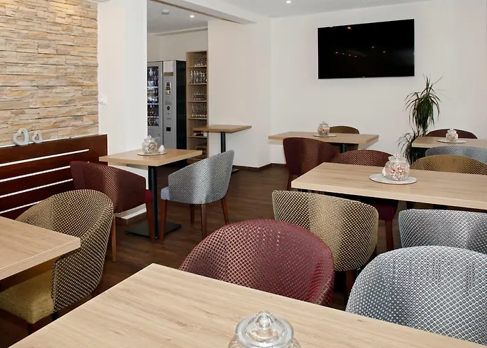 מלון Garni-hotel Goldenes Lamm Dudenhofen